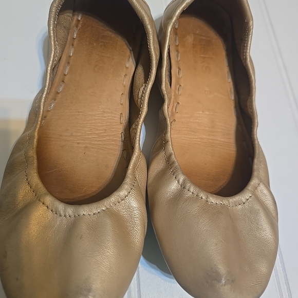 Tiek Gold Mettalic Ballet Flat Shoes - Picture 5 of 9
